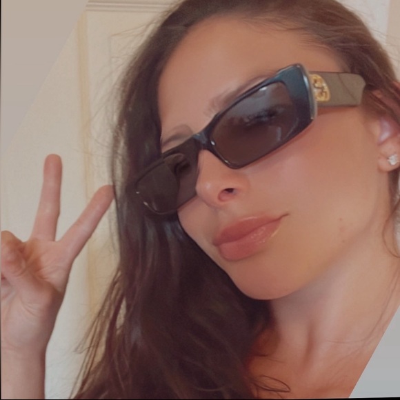 MY LIVE POSH SHOW!🎉Like to be notified when I go live!💖 - Picture 4 of 16